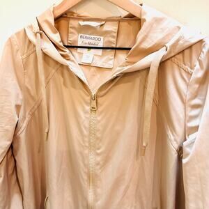 Bernardo Beige Long Lightweight Raincoat- Size M Minimalist